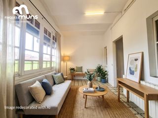 �tico  Carrer vista alegre. �tic llumin�s al centre de girona a vista alegre / �tico luminos