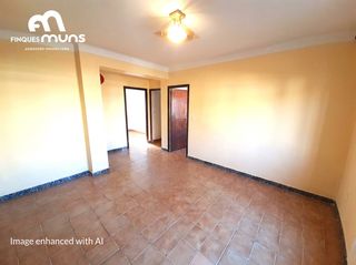 Etagenwohnung  Passatge de la pau. Piso en venta 3 habitaciones en la bisbal de l'empordà / pis en