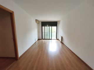 Flat  Carrer de santa eugènia. Fantàstic pis de 3 habitacions amb pàrquing a santa eugènia giro