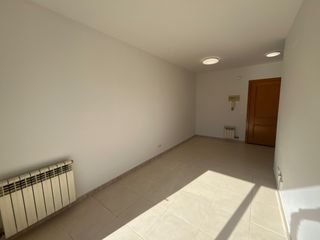 Lloguer Pis a Eixample Sud-Migdia. Pis en lloguer a migdia casernes, girona / piso en alquiler en m