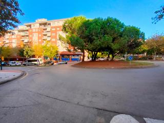 Lloguer Aparcament cotxe a Carrer de joan bautista torroella i bastons 7. Places d'aparcament en lloguer a pericot girona  /plaza de parki