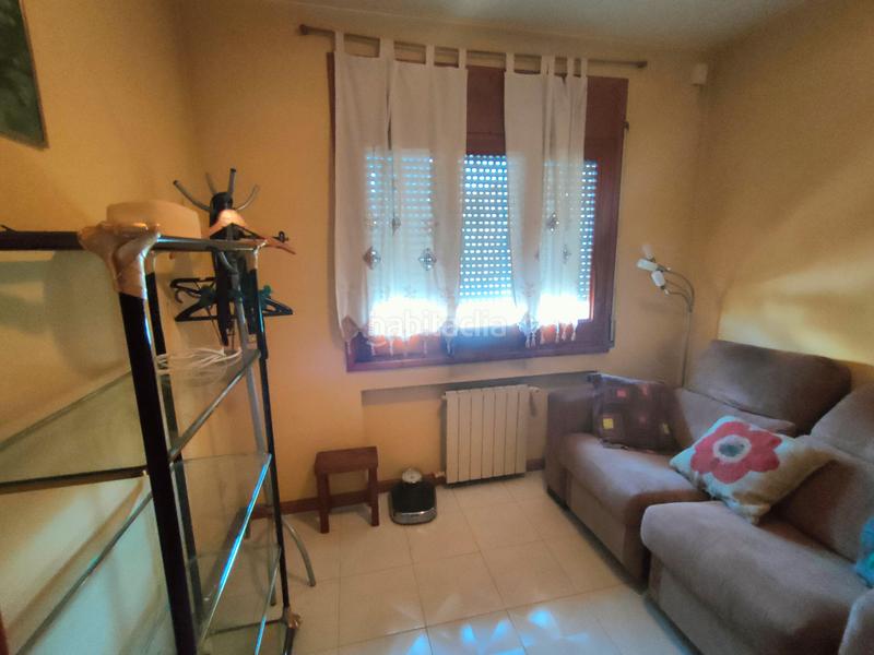 Foto aec2af2b-f83f-403f-87c7-87b5103866a6. Xalet amb xemeneia calefacció aparcament a Palau Girona