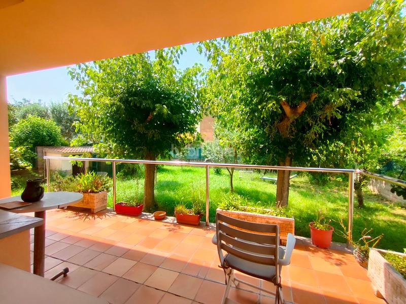 Foto ce4e88bd-8c03-4415-92e8-ede868000ec1. Xalet amb xemeneia calefacció aparcament a Palau Girona