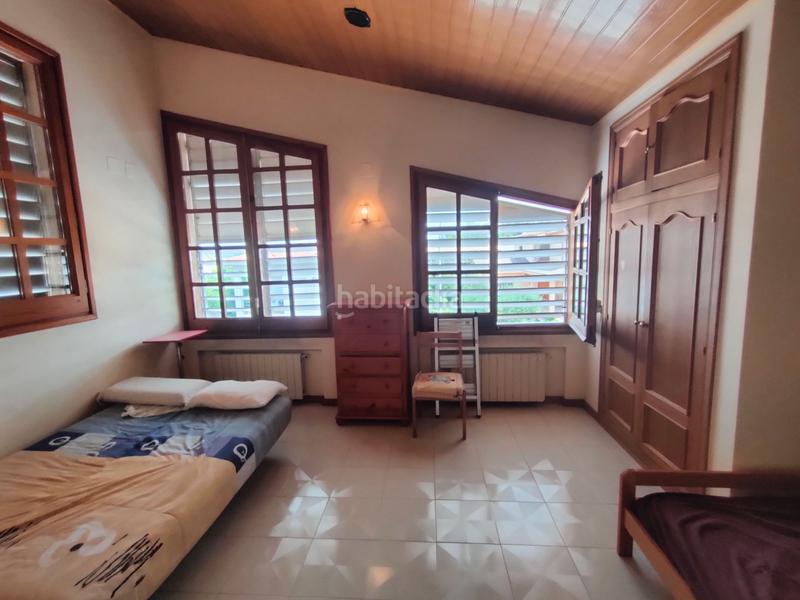 Foto e79475bd-1a36-44d3-b972-c61892b13bbd. Xalet amb xemeneia calefacció aparcament a Palau Girona