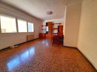 Miete Etagenwohnung in Taialà - Germans Sabat. Pis lloguer 3 habitacions a  taialà / piso en alquiler 3 habitac