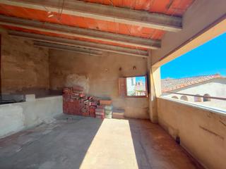 Casa adossada a Bordils. Casa de poble al centre en venda a bordils / casa de pueblo en v