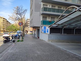 Lloguer Aparcament cotxe a Avinguda de lluís pericot 43. Pàrquing en lloguer a lluís pericot girona / aparcamiento en alq