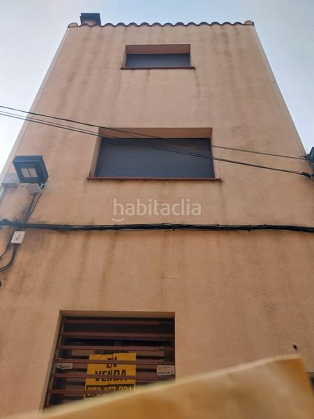 Foto 4d284fdb-bb6f-4164-afb4-f29ddf1e32b5. Casa con parcheggio in Jonquera (La)