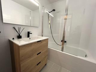 Appartement  Carrer sant pau. Pis en venda de 2 habitacions reformat a figueres / piso en vent