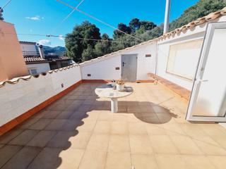 Xalet  Carrer penedès. Magnífica casa en venta en llançà – espacio, confort y versatili