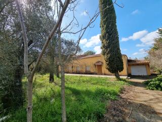Xalet  Carrer comes. Encant i amplitud en un entorn idíl·lic a l’alt empordà / encant