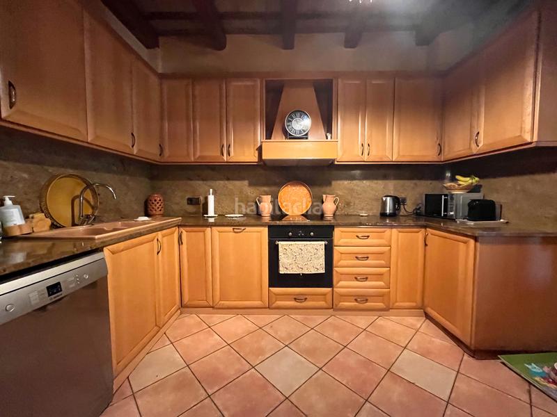 Foto bb39c40a-64ae-4450-84d1-780238348923. Casale con camino riscaldamento piscina in Juià