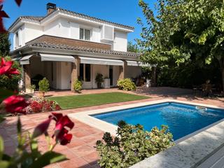 Chalet en Montilivi. Espectacular casa amb piscina a puig vistós (montilivi) / espect