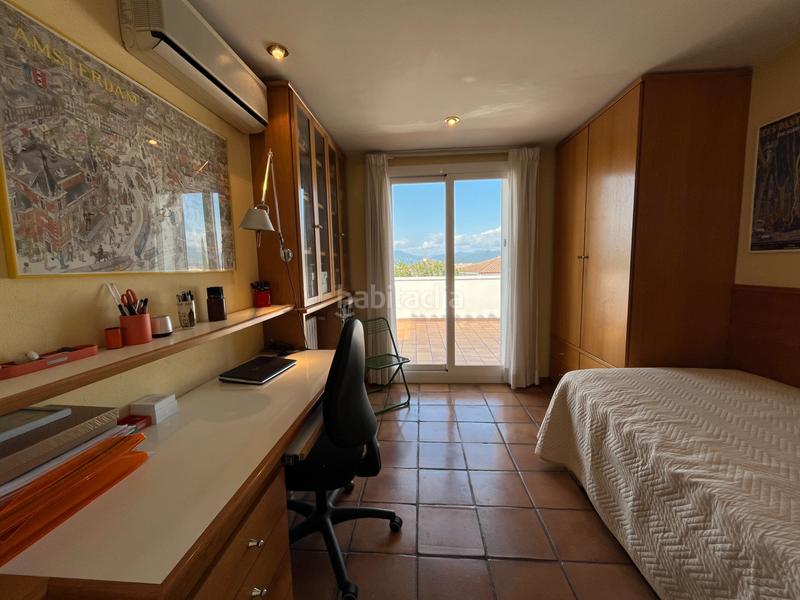 Foto 5ca40ad9-2116-44e0-b364-921f2a9e81c7. Xalet amb xemeneia calefacció aparcament piscina a Girona