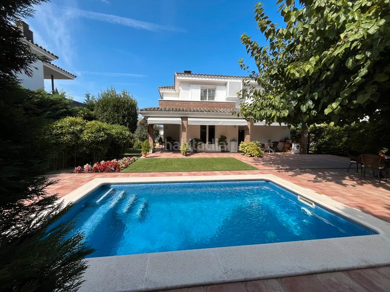 Foto 61af583d-83db-426b-9d1b-bd000dea9dad. Xalet amb xemeneia calefacció aparcament piscina a Girona