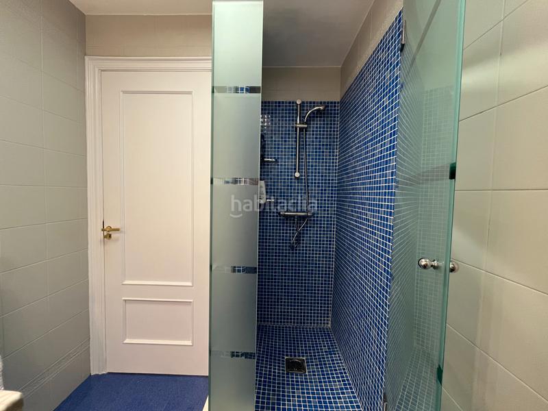 Foto a3e45bb3-d33c-4e15-aa4a-7c3223fabf70. Xalet amb xemeneia calefacció aparcament piscina a Girona