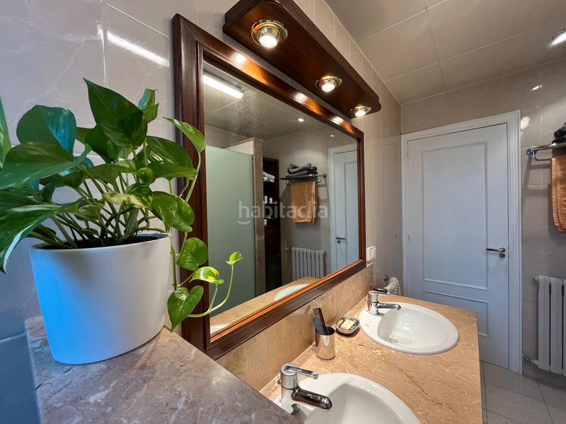 Foto b12ae66e-fbe0-4939-81b2-875ce014dd2b. Xalet amb xemeneia calefacció aparcament piscina a Girona