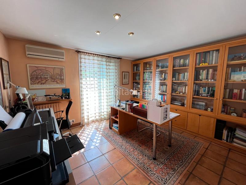 Foto c0e028f0-e91b-4c6c-b733-00d9b78fde27. Xalet amb xemeneia calefacció aparcament piscina a Girona