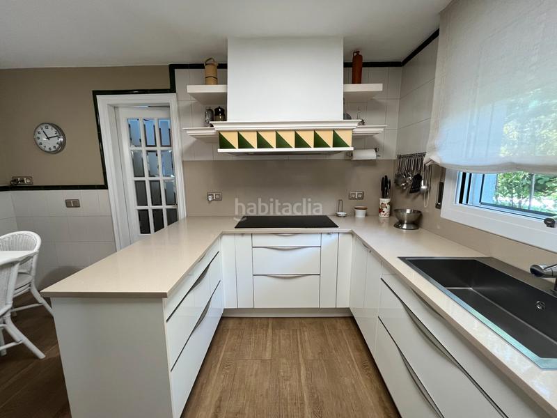 Foto c8816603-8fd7-4472-b62c-89dadc1cfb65. Xalet amb xemeneia calefacció aparcament piscina a Girona