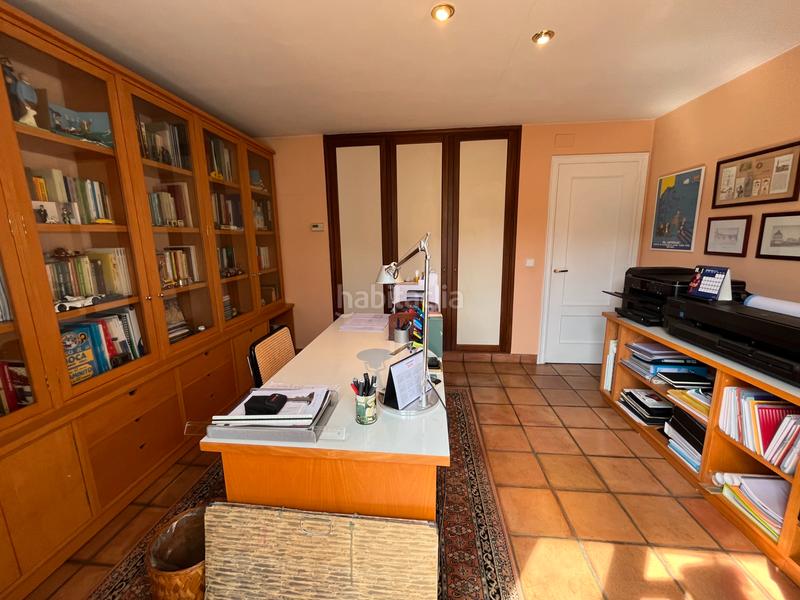 Foto d437c1e6-45aa-428d-8105-1c52f06fec36. Xalet amb xemeneia calefacció aparcament piscina a Girona