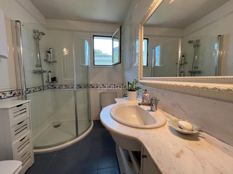 Foto e9377002-e44c-47ed-bbcc-94f1d22dd77d. Xalet amb xemeneia calefacció aparcament piscina a Girona