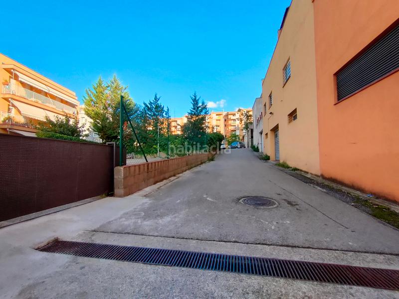 Foto d983eca2-e2e6-4f58-8215-cd4c838e95ae. Location parking voiture dans carrer de joan bautista torroella i bastons 23 dans Girona