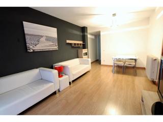 Location Appartement  Carrer mare de déu del remei. Pis de lloguer de temporada de disseny a sant narcís de girona /