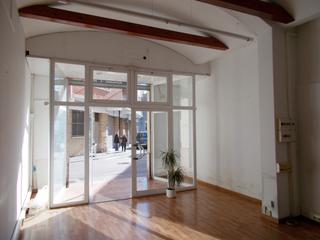 Rent Business premise in Centre. Local en el centro de vendrell