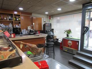 Traspàs Local Comercial a Els Canyars. Traspaso de barrestaurante churrería en castelldefels con más de