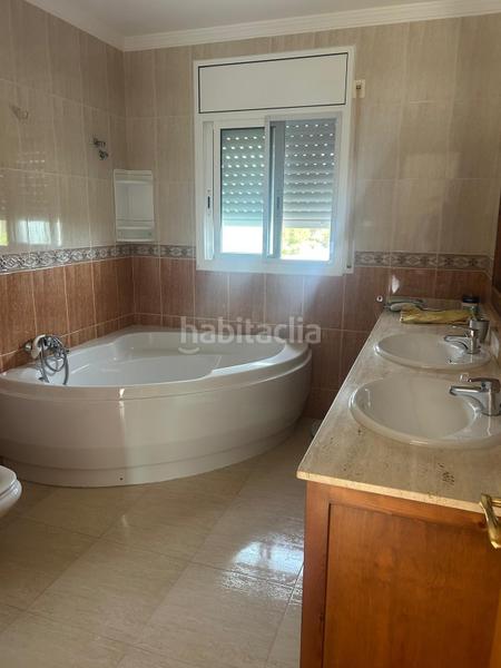 Foto 59ed0d10-2017-4c94-a342-85eb1915d37b. Casa espléndida casa en urbanización oasis el vendrell con piscina y magníficas vistas al mar. en Vendrell (El)