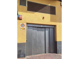 Aparcament cotxe  Campoamor. Garajes amplios con trasteros en el centro torrevieja