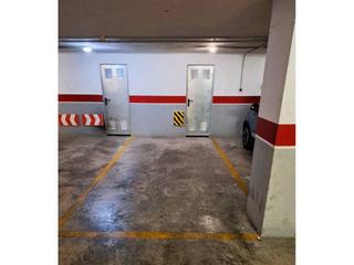 Parking coche  Campoamor. Garajes amplios con trasteros en el centro torrevieja