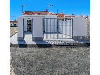 Casa a Rafael guerra ´guerrita´ 329. Se vende bungalow de 2 dormitorios  1 baño, amueblado y totalmen