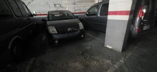 Aparcament cotxe a Carrer d'enric granados 25. Plaza de garaje a buen precio