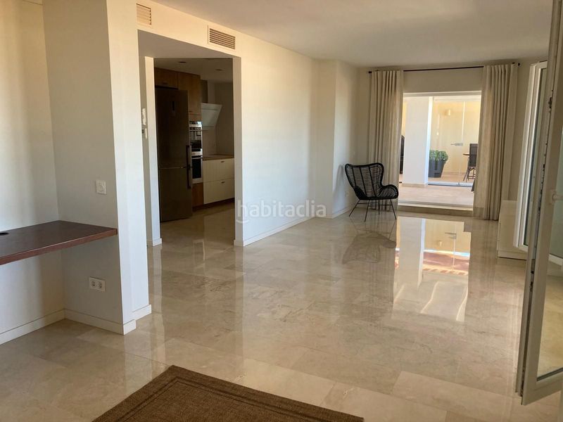 Foto edbef666-d519-4d19-bd4b-14e392f56f26. Pis amb aparcament piscina a Caleta de Velez