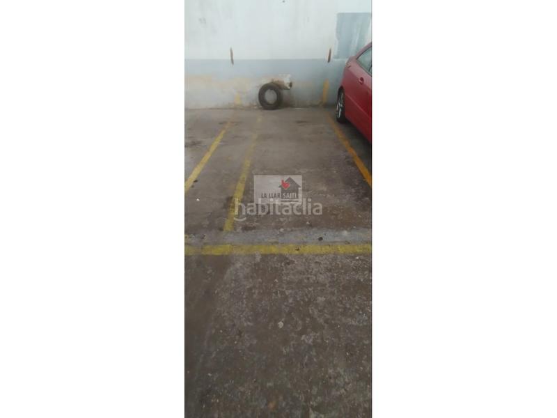 Foto 08a1133e-d7cf-4b64-93f5-22f020518a50. Aparcament cotxe a Xàtiva