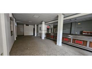 Appartement  N/a. Magnfico bajo con vivienda
