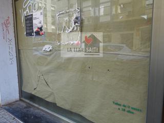 Rent Business premise  N/a. La llar saiti ofrece espectacular bajo comercial en el centro de