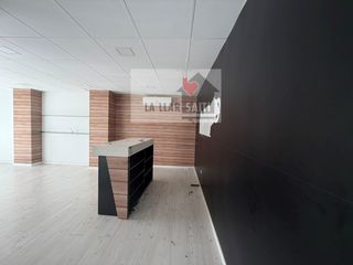 Business premise in Avenida Pais Valencia