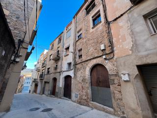 Casa a Carrer de l'aigua 4. Casa de 4 plantes a reformar