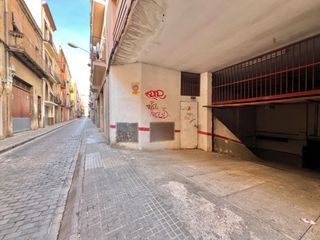 Aparcament cotxe a Carrer Alt del Carme 1