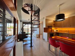 Dúplex a Carrer de pere benavent 19. Piso de 3 hab con solarium