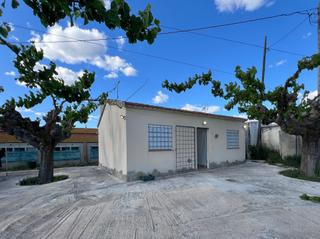 Affitto Chalet in N/a. Granja/dos naves para animales/casa para vivir