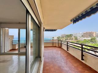 Appartamento in Carrer de brussel·les 58. Piso 3 hab. con terraza de 65 m2 / playa capellans