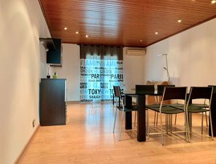Etagenwohnung in Botarell. Piso con 3 habitaciones amueblado con aire acondicionado, vistas