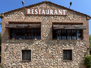 Traspàs Local Comercial a T-702 1. Restaurant en traspàs al priorat