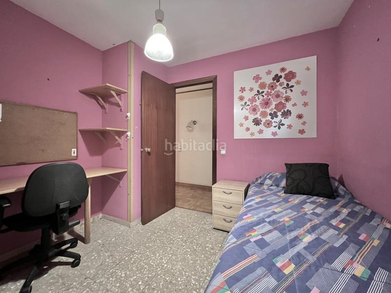 Foto 475a5079-6e35-4db9-8712-0d8c24dd86e7. Alquiler piso en carrer de roger de belfort 4 pis per estudiants de 4 habitacions zona biblioteca xavier amorós en Reus