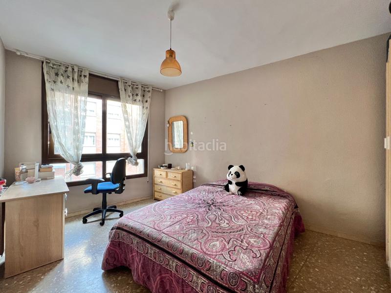 Foto e77a537c-ca80-440c-a9eb-7f0e0d11ae1d. Alquiler piso en carrer de roger de belfort 4 pis per estudiants de 4 habitacions zona biblioteca xavier amorós en Reus