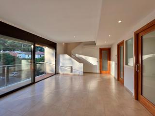Dúplex a Carrer de rocabuquera 3. Dúplex de 4 habitacions amb terrasses i bones vistes