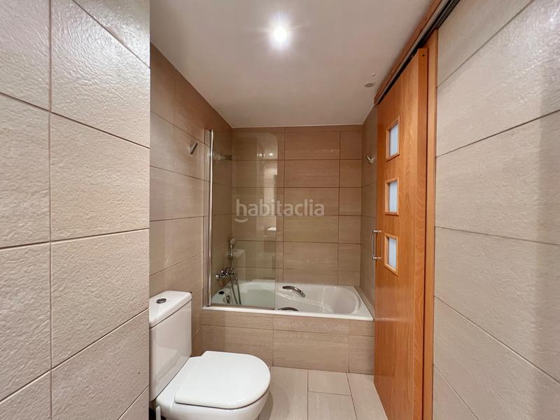 Foto dfd174ea-f2bf-4d0e-b354-48a3019e1861. Alquiler piso  para estudiantes o empresas/ 4 habitaciones en Reus